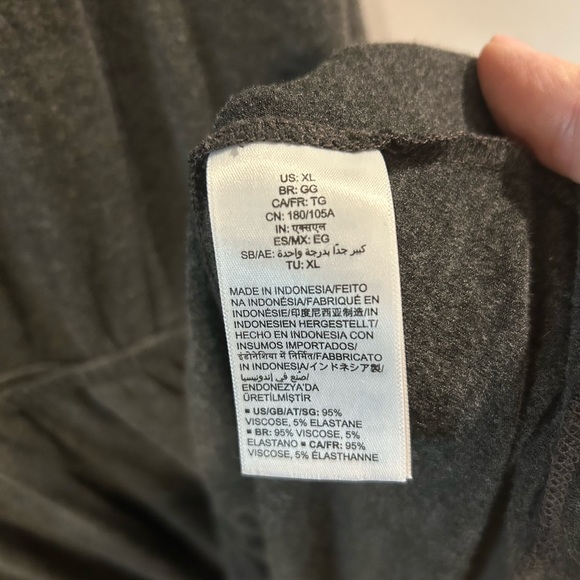 Soft flattering light weight tunic - Picture 3 of 3